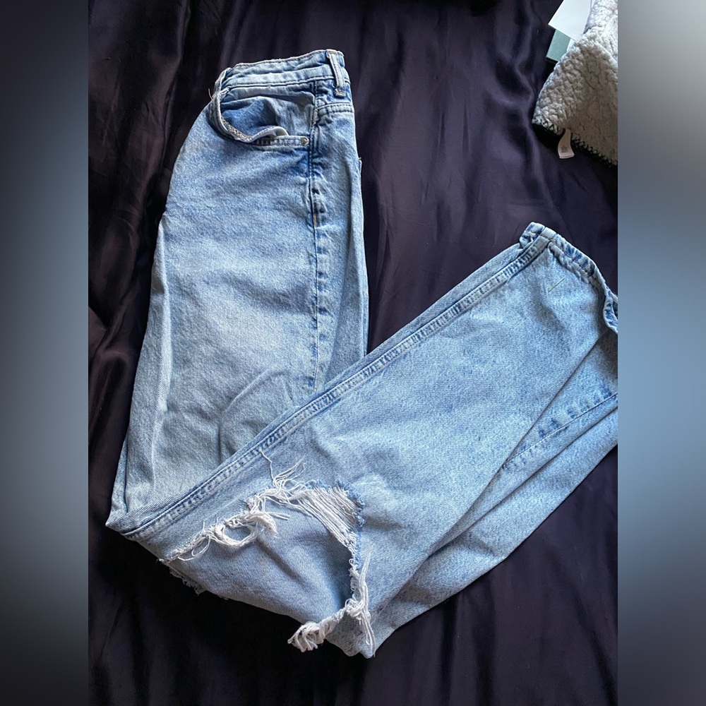 Divided Brand Ripped Jeans

Size 4